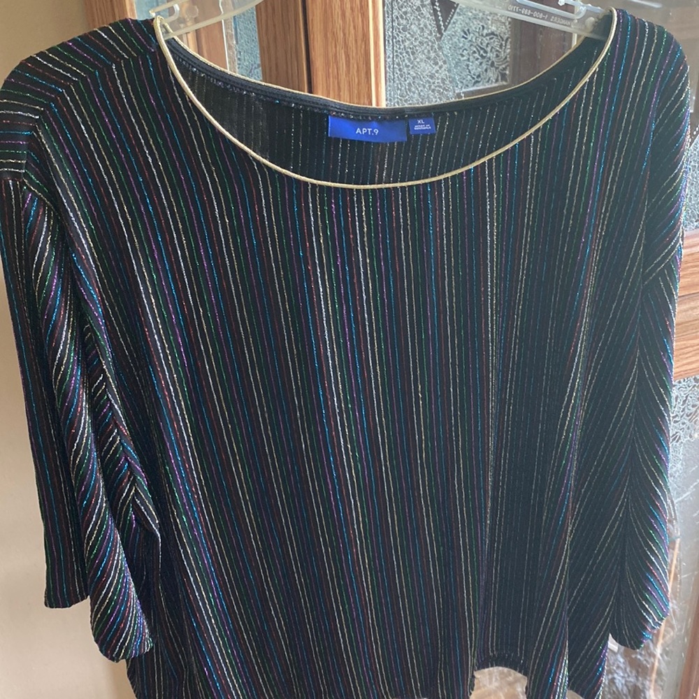 Size XL. Brand Apt 9. Shimmery top.